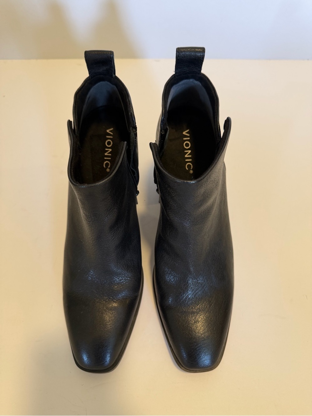 Vionic Lyssa Black Leather Bootie Size 11